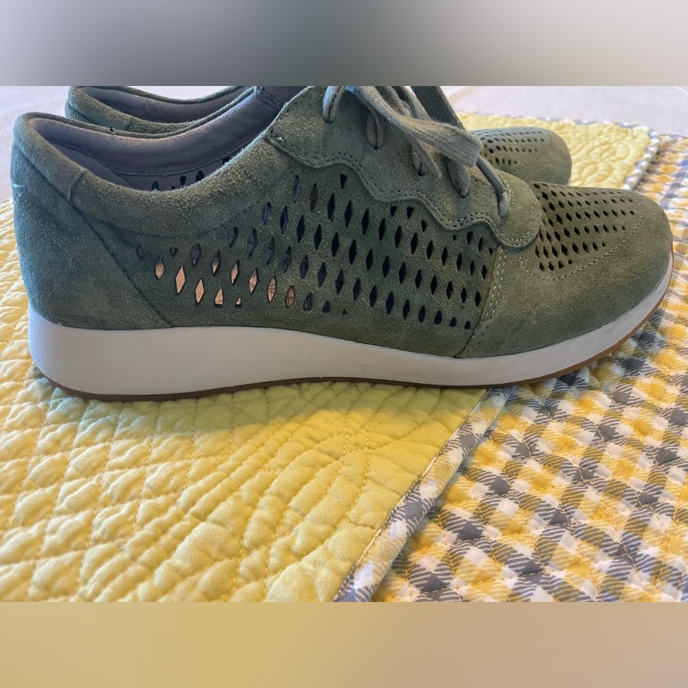 Dansko Charlie Perforated Suede Sneakers Size 9 Green